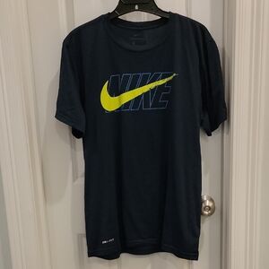 Nike Men's Navy Blue T-Shirt